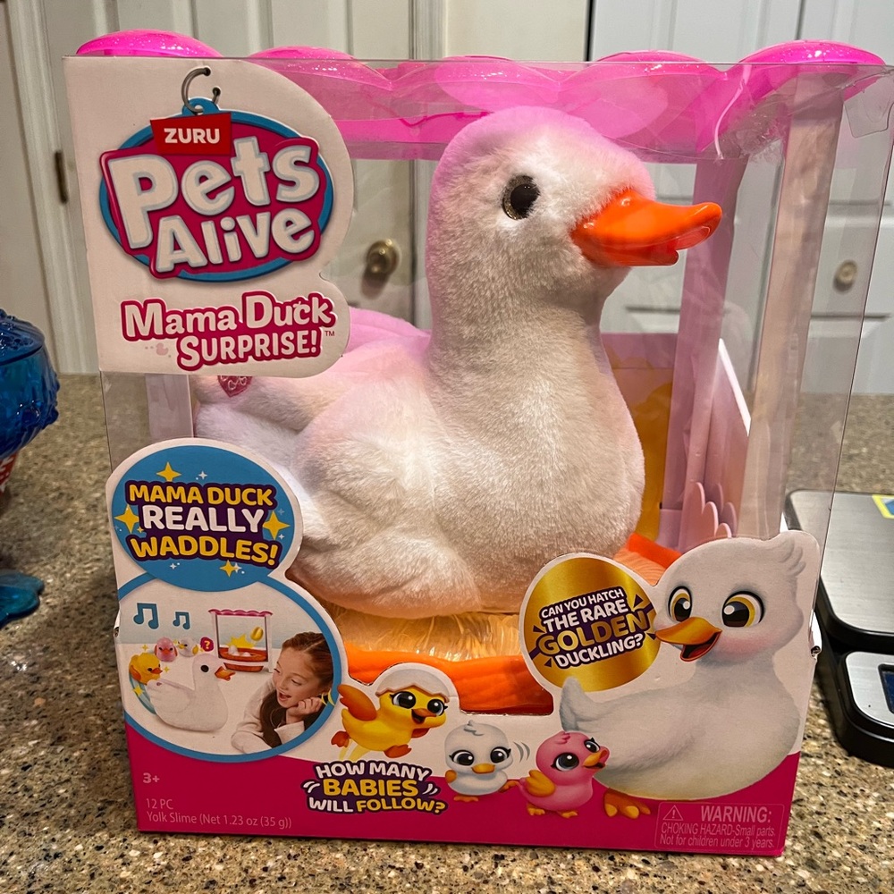 Alive Mama Duck Surprise - White and Orange